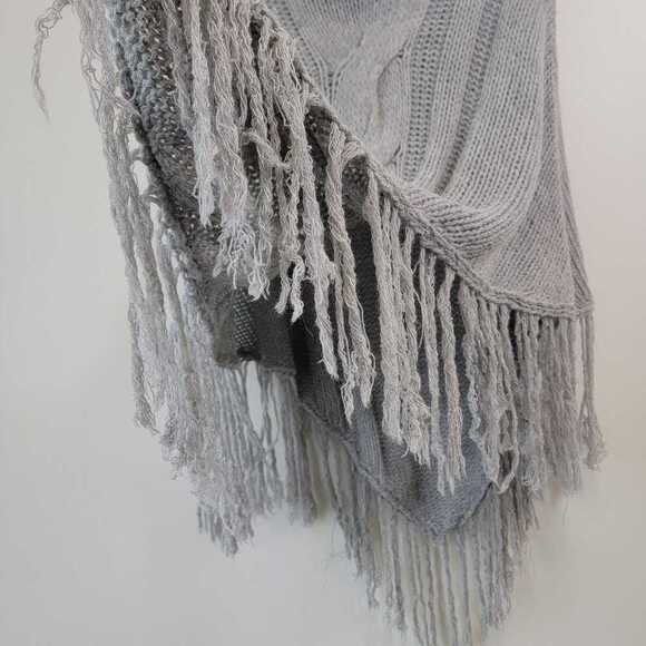 Italian Alpaca Wool Fringe Poncho - Picture 3 of 8